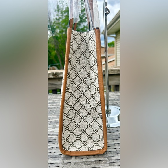 NWT Amy Miller Signature Wanderlust Aries Tote Bag - Picture 5 of 9